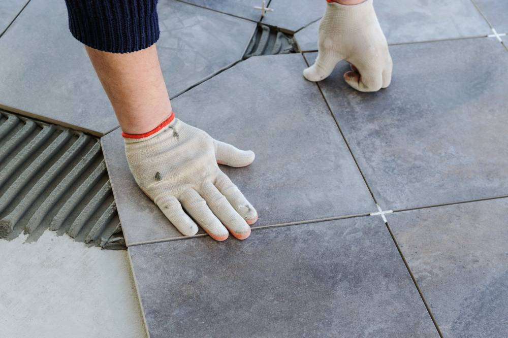 Pose de carrelage à Cléder